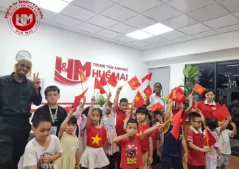 Hào khí dân tộc ”We love Viet Nam“